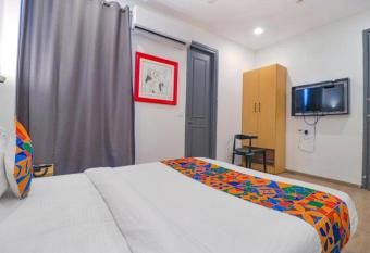 Glorystayk has rooms with a private hot tub