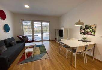 Ebelsberger Terrassen has Balcony rooms