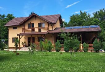 Pensiunea Inima Daciei has Balcony rooms