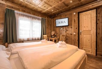 AURA Bed & Breakfast has Balcony rooms