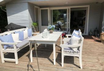 Hyggeligt idyllisk hus has Balcony rooms