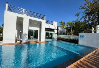 PL Cool Pool villa by Casaseaside Rayong has Balcony rooms