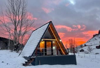 RoiA Chalet Fundata 2 has Balcony rooms