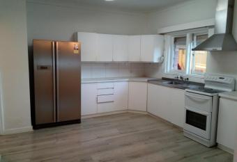 Homestay upon Kenwick Station has Balcony rooms