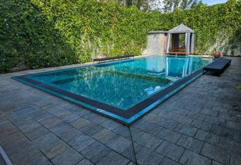 LoSu Polhena has Balcony rooms