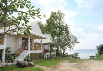 Nymph Hideout has Balcony rooms