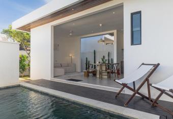 Nakuh Studio Villa allows 18 year olds to book a room