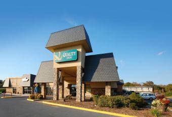 Quality Inn Shenandoah Valley has Smoking rooms