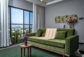 Escada Two Bedrooms Apartment,Swimming pool, gym, workspace ,Wonderiss Homes Westland Living has Balcony rooms