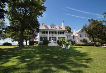 Wades Point Inn on the Bay has Balcony rooms