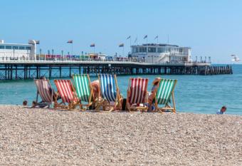 Wga- shared with host has Balcony rooms
