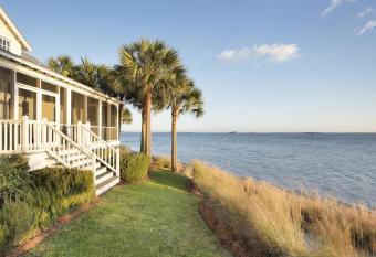 The Cottages on Charleston Harbor has Balcony rooms