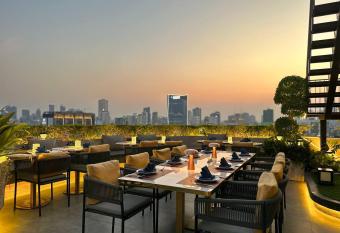 Harmony Phnom Penh Hotel has Balcony rooms