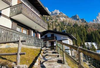 SHASTALA SAN MARTINO allows 18 year olds to book a room