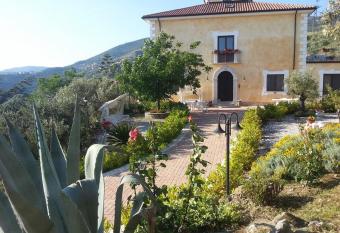 Al Sentiero has Balcony rooms