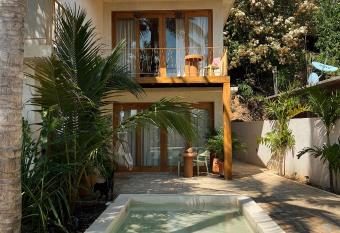 YAM HOTEL has Smoking/Balcony rooms