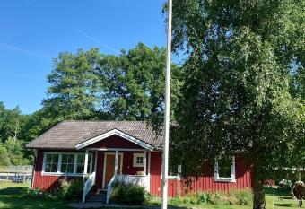 Lilla R  aby allows 18 year olds to book a room