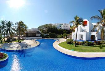 Suite Zaashila Tangolunda has Balcony rooms