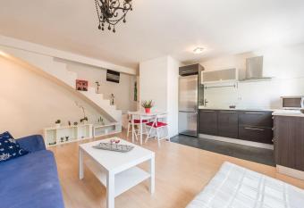 Moderna Casa Rural en Colmenar Viejo has Balcony rooms