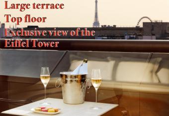 Luxury Penthouse Eiffel Tower view has Balcony rooms