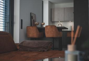 K&T Estate Resort & Spa - Flughafennahe G  stesuite has Balcony rooms