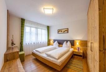 Hotel Garni Angerer has Balcony rooms