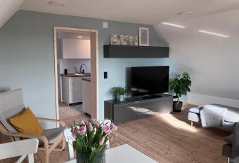 Ferienwohnung Weitblick allows 18 year olds to book a room