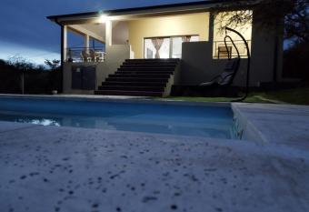 Estancia Borke - Carlos Paz has Balcony rooms