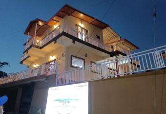 Heaven by lake & woods has Smoking/Balcony rooms