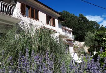 Apartments & rooms MIKLEUS has Balcony rooms