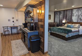 Misty Wood Retreat has Balcony rooms