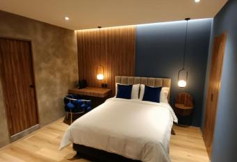 Eugenio SUEtes allows 18 year olds to book a room