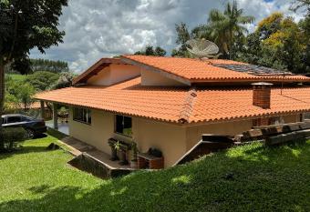 Casa de campo Itirapina/SP allows 18 year olds to book a room