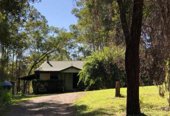 Telegraph Retreat Cottages has Balcony rooms