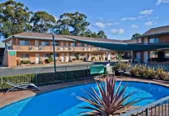 Narellan Motor Inn allows 18 year olds to book a room