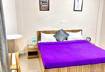 Stargaze Inn - Comfy Stays has Balcony rooms