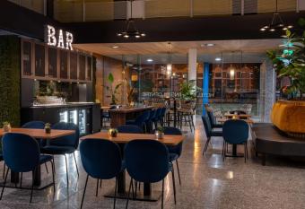 Flonk Hotel Groningen Centre, BW Signature Collection has Balcony rooms