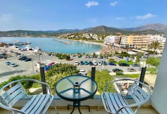 Atlantis Hotel allows 18 year olds to book a room