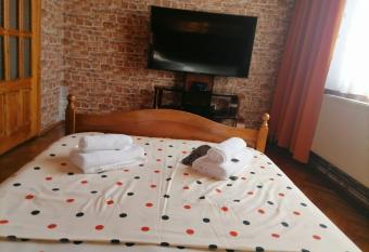 Adonis has Balcony rooms