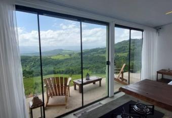 Bem Vindo Ao Presente allows 18 year olds to book a room