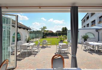 Sporthotel Podersdorf has Balcony rooms