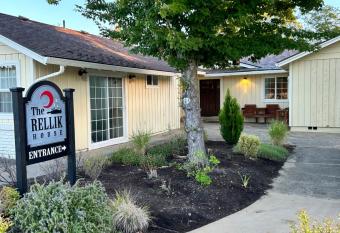 The Rellik House has Balcony rooms
