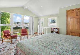 Farley Avenue Turret & Lounge has Balcony rooms