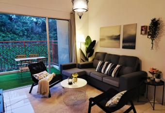 Emerald Avenue Brinchang 8 guests 3 bedrooms has Balcony rooms