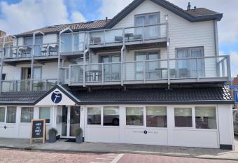 Fletcher Badhotel Egmond aan Zee has Balcony rooms
