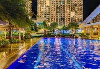 Verdon Parc 2Br Comfy Resort facing Samal island! has Balcony rooms