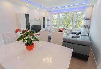 Mega Lux Apartment allows 18 year olds to book a room