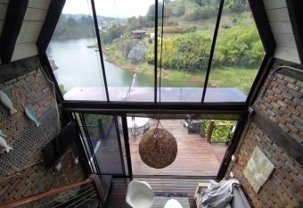 Caba  a con jacuzzi y acceso al embalse - Portum I has rooms with a private hot tub