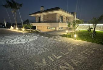 Villa Abenante Pompei has Balcony rooms