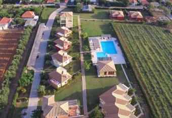 Boutique Hotel Ileas Village has Smoking/Balcony rooms